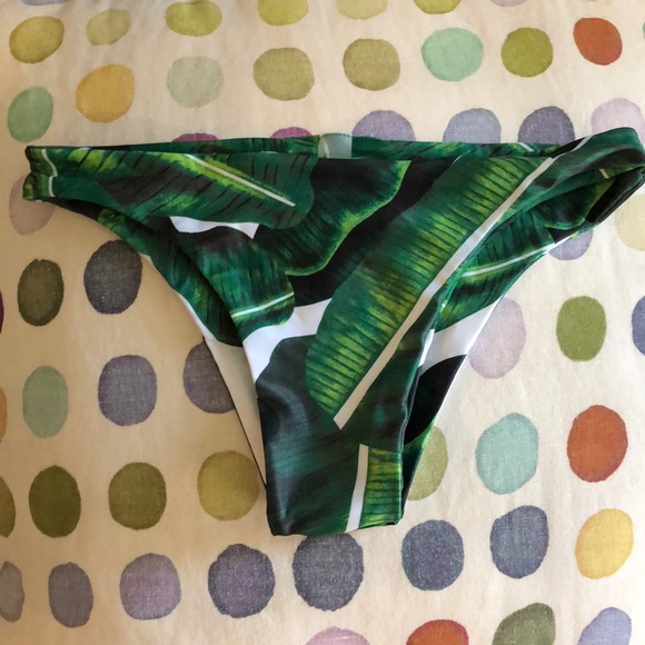 Other - Medium Bottoms Only ‼️Jungle Pattern Bikini